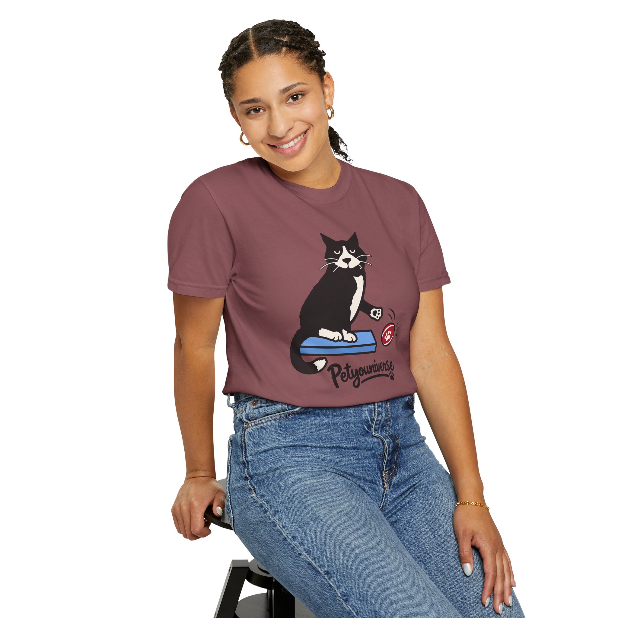 Cat on Scratch Pad Graphic T-Shirt — "Petyouniverse" Cute Paw Play Tee - Image 15